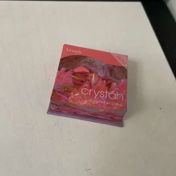 Silky-Soft Powder Blush benefit - Picture 2 of 3